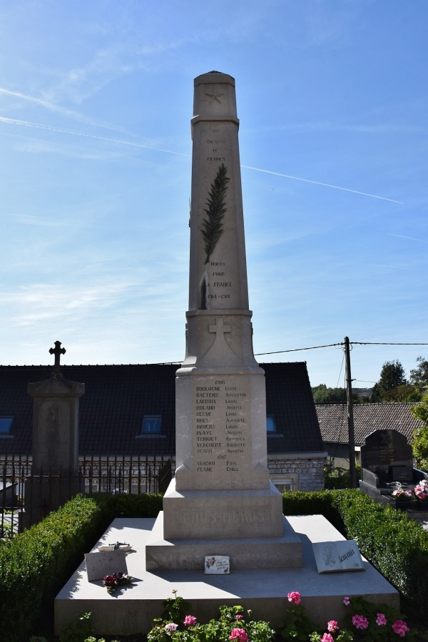 Photo Fiennes - le Monument Aux Morts