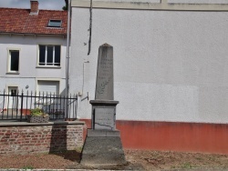 Photo paysage et monuments, Fontaine-l'Étalon - le monument aux morts