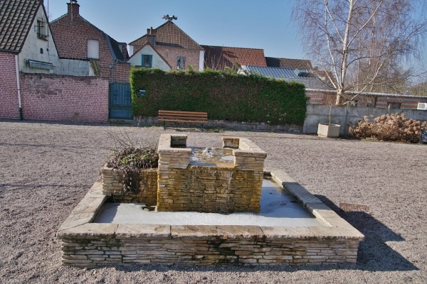 Photo Fouquières-lès-Béthune - la Fontaine