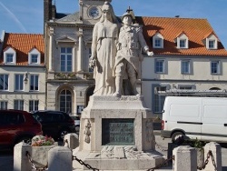 Photo paysage et monuments, Guînes - le Monument Aux Morts