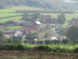 Photo paysage et monuments, Hermelinghen - Vue plongeante sur le village du haut de la rue du Mât