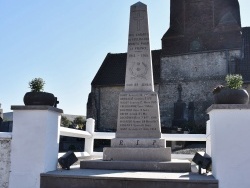 Photo paysage et monuments, Leulinghen-Bernes - le Monument Aux Morts