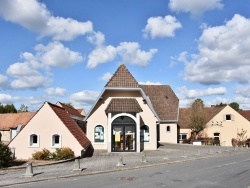 Photo paysage et monuments, Nesles - La Mairie