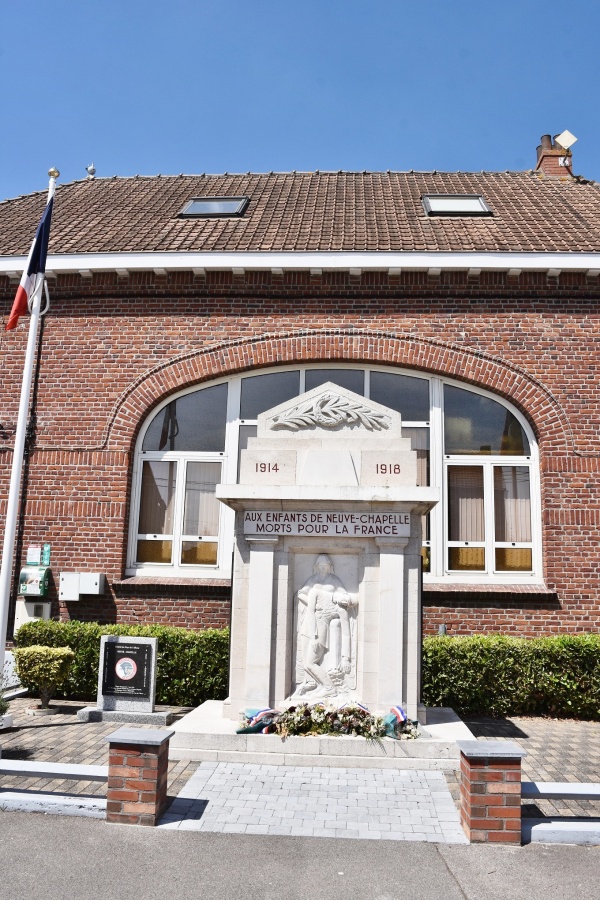 Photo Neuve-Chapelle - le Monument Aux Morts