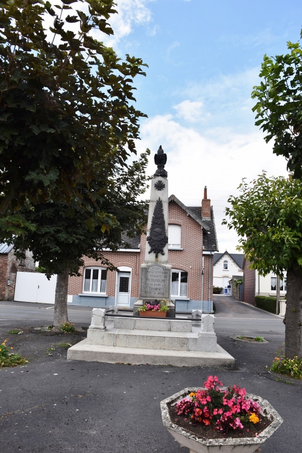 Photo Plouvain - le Monument Aux Morts