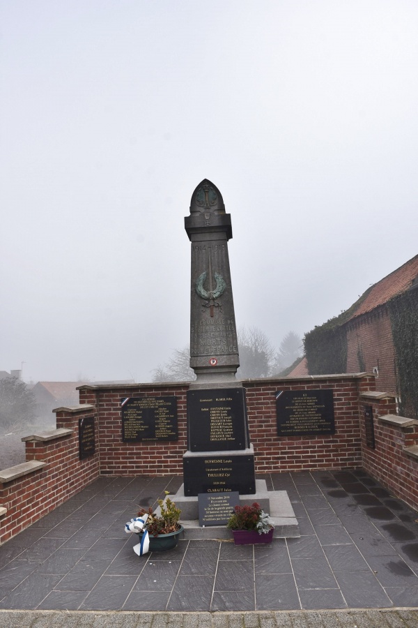 Photo Saint-Hilaire-Cottes - le monument aux morts