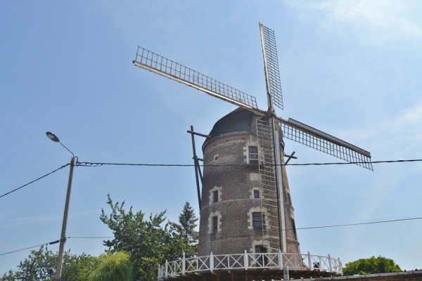 Photo Saint-Martin-au-Laërt - le moulin