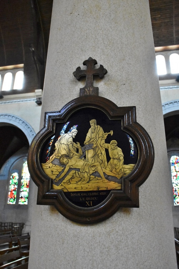 Photo Le Touquet-Paris-Plage - église Sainte Jeanne d'Arc