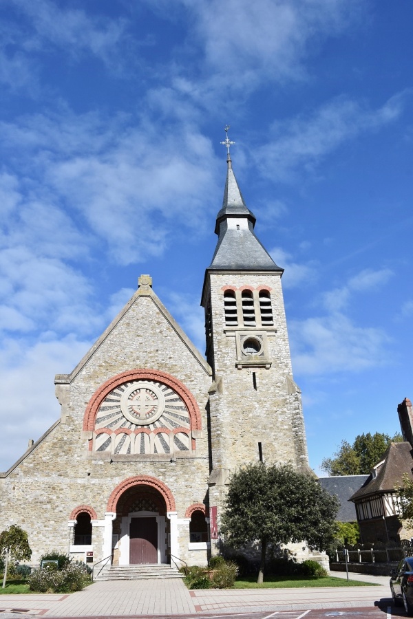 Photo Le Touquet-Paris-Plage - église Sainte Jeanne d'Arc