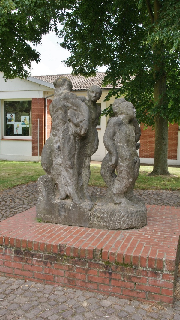 Photo Vendin-lès-Béthune - la statues