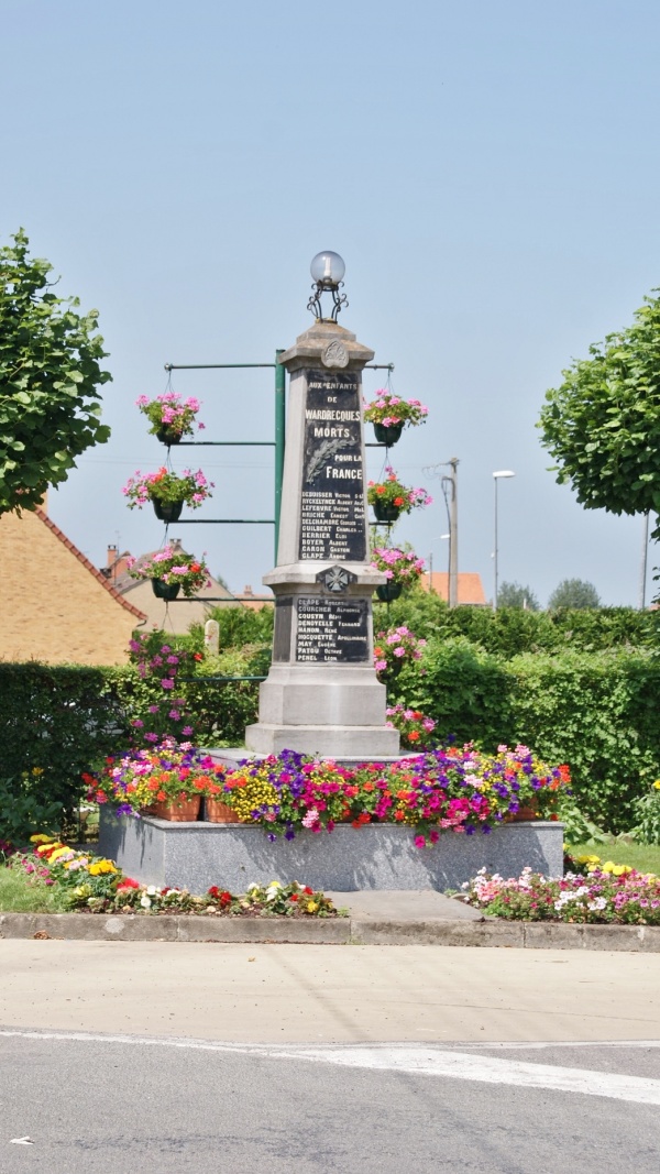 Photo Wardrecques - le monument aux morts