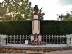 Photo paysage et monuments, Auzat-la-Combelle - Monument aux Morts