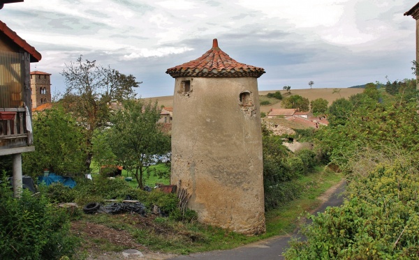 Photo Bansat - Le Village ( Pigeonnier )