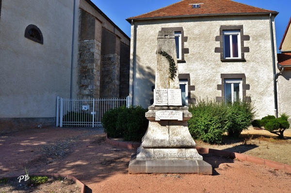 Photo Bas-et-Lezat - Monument aux Morts