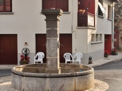 Photo paysage et monuments, Boudes - La Fontaine