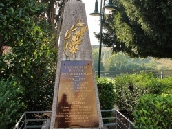 Photo paysage et monuments, Busséol - Monument aux Morts