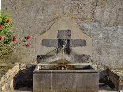 Photo paysage et monuments, Busséol - Fontaine