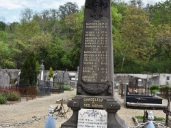 Photo paysage et monuments, Chadeleuf - le Monument Aux Morts