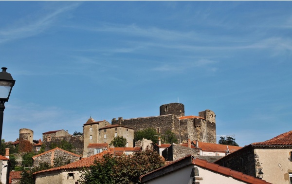 Photo Chalus - Le Château