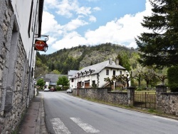 Photo paysage et monuments, Chambon-sur-Lac - le Village