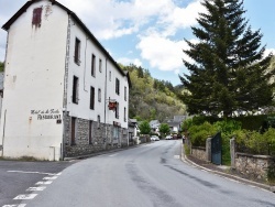 Photo paysage et monuments, Chambon-sur-Lac - le Village