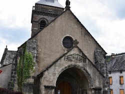 Photo paysage et monuments, Chambon-sur-Lac - église Saint Etienne