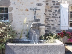 Photo paysage et monuments, Clémensat - la fontaine