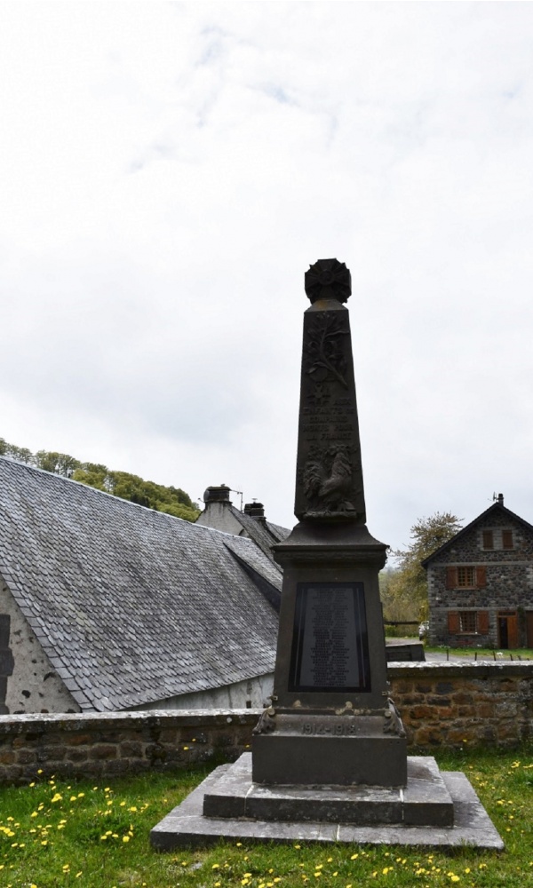 Photo Compains - le Monument Aux Morts