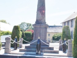 Photo paysage et monuments, Condat-en-Combraille - le monument aux morts