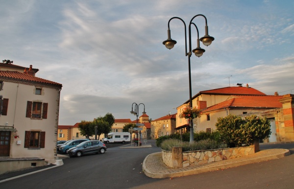 Photo Gignat - Place de la Mairie