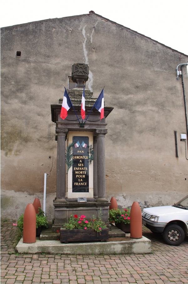 Photo Lamontgie - Monument aux Morts