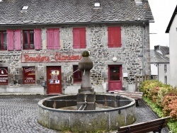 Photo paysage et monuments, La Tour-d'Auvergne - la Fontaine