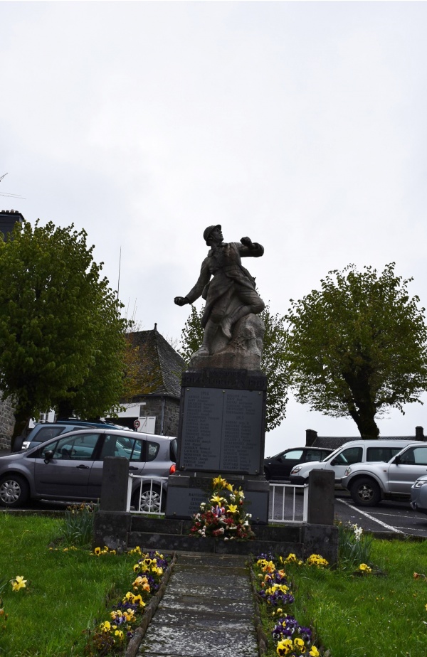 Photo La Tour-d'Auvergne - le Monument Aux Morts
