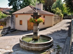 Photo paysage et monuments, Mareugheol - La Fontaine