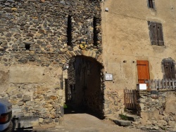 Photo paysage et monuments, Mareugheol - Rue du Pont-Levis