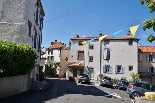 Photo Mirefleurs - le Village