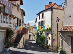 Photo paysage et monuments, Mirefleurs - le Village