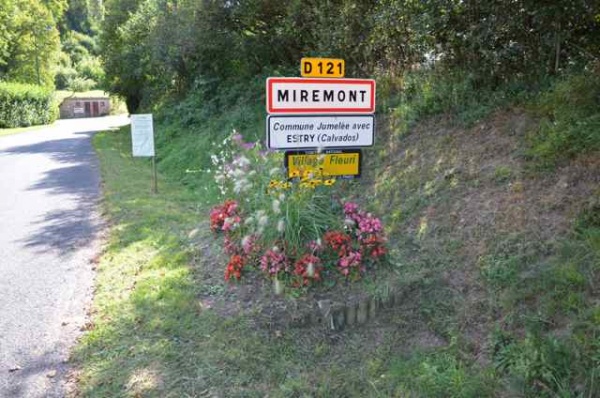 Photo Miremont - entrée du village