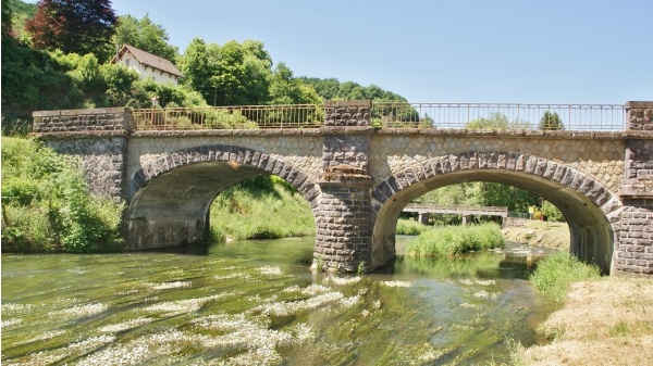 Photo Montfermy - le pont