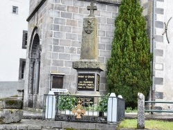 Photo paysage et monuments, Murat-le-Quaire - le Monument Aux Morts