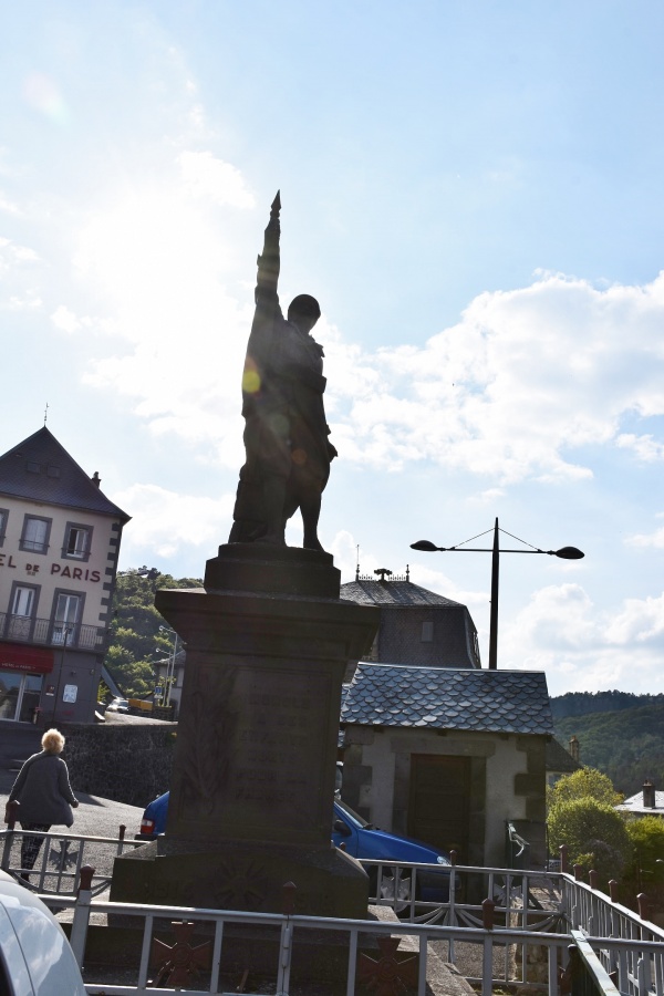 Photo Murol - le Monument Aux Morts