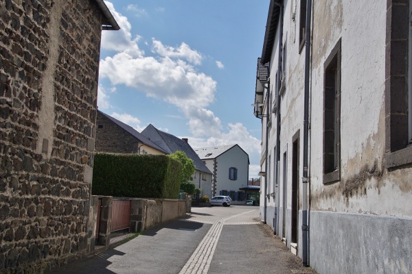 Photo Nébouzat - le Village