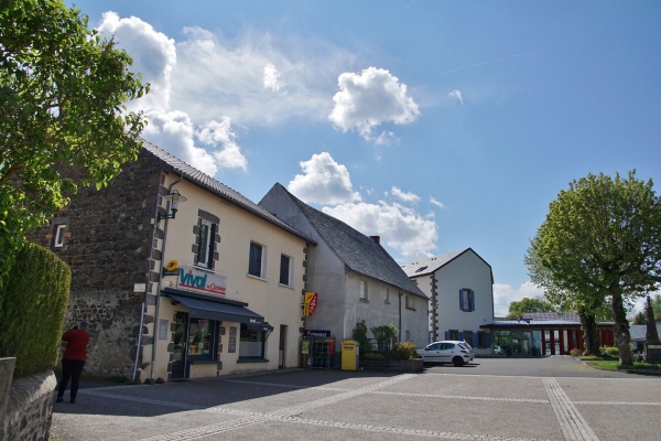 Photo Nébouzat - le Village