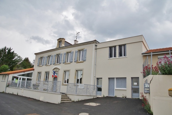 Photo Orbeil - La Mairie