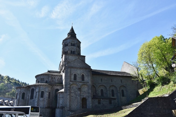 Photo Orcival - église Notre Dame