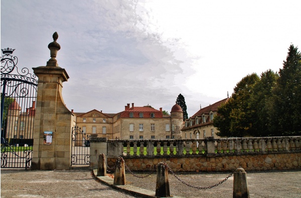 Photo Parentignat - Le Château