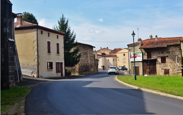 Photo Parentignat - Le Village