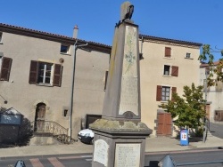 Photo paysage et monuments, Pérignat-sur-Allier - le monument aux morts