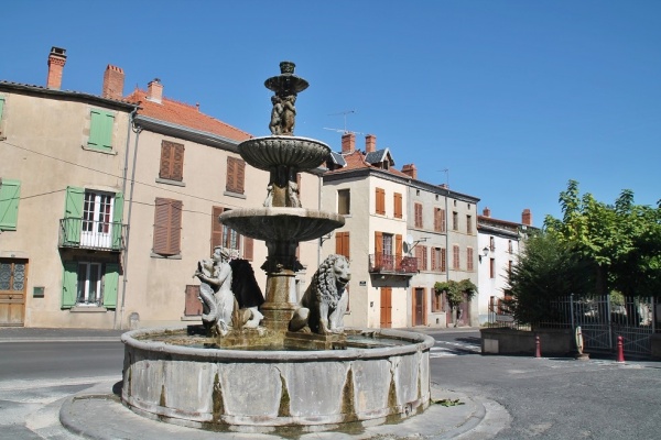 Photo Plauzat - la fontaine