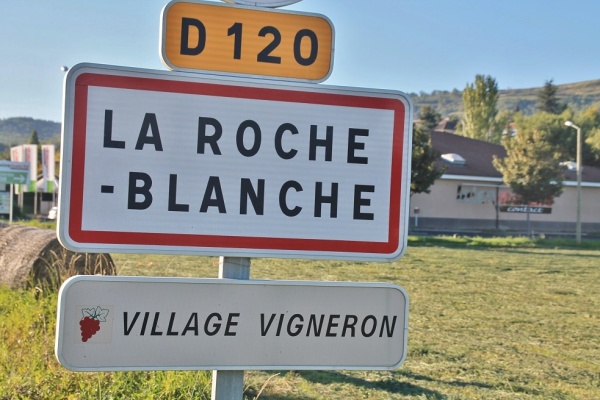 Photo La Roche-Blanche - la roche blanche (63670)